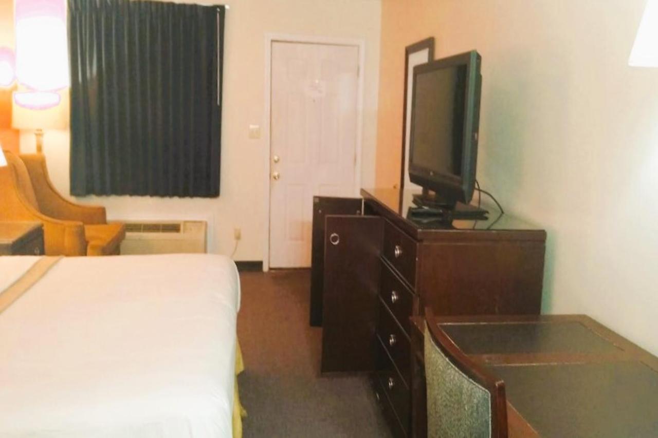 Oyo Hotel Mcintyre Ga, Us 441 Eksteriør bilde
